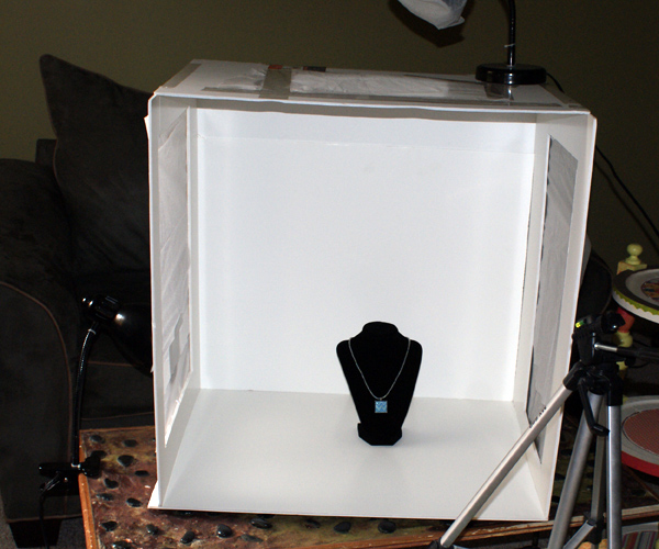 How to Create an Inexpensive Photography Lightbox