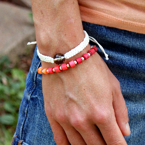 Make How to Make Paper Beads & Macrame Bracelet with #goastrobrights at savedbylovecreations.com