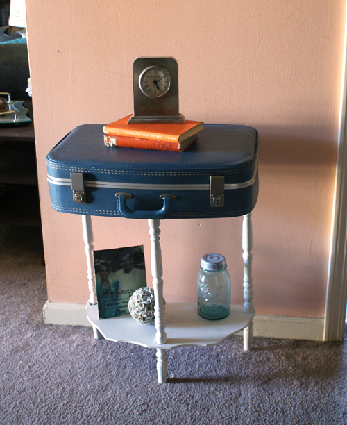 Easy and quick tutorial for turning old suitcase into table at savedbylovecreations.com #upcycle #DIY #crafts #repurpose