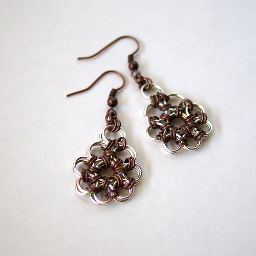 Chain Maille Earring Tutorial at @savedbyloves #Jewelry #DIY #Tutorials