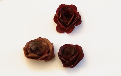 Make roses from leaves #sizzix #DIY #Fall @savedbyloves