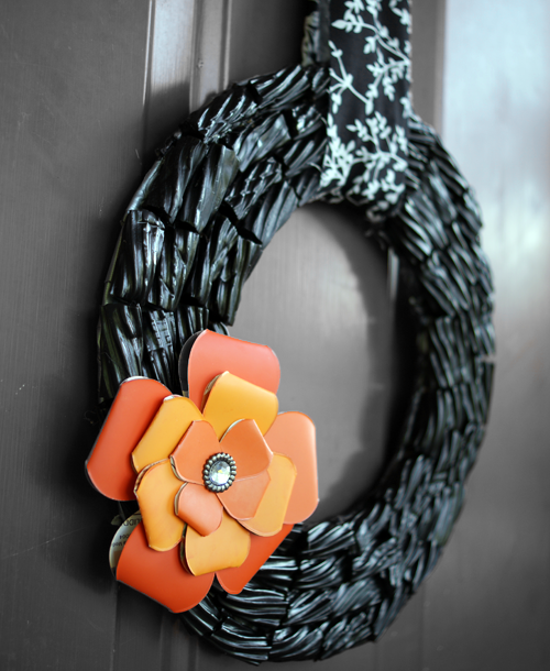 Make a #HalloweenDIY #Wreath from Licorice and paint chips @savedbyloves