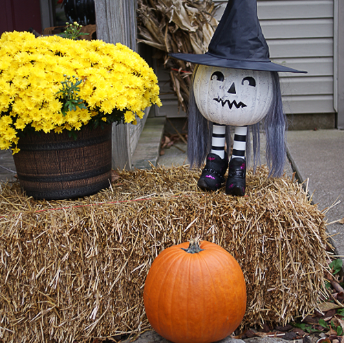 #HalloweenDIY #outdoor decor; make this easy, adorable pumpkin witch @savedbyloves