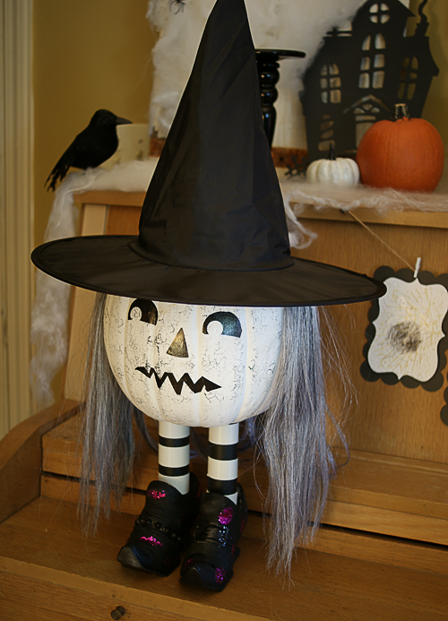 #HalloweenDIY #outdoor decor; make this easy, adorable pumpkin witch @savedbyloves