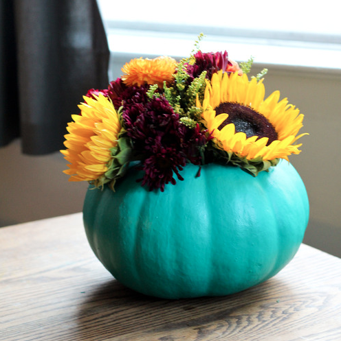 Make a vase from a pumpkin for your #FallDecor #centerpiece by 52 Weeks project, featured @savedbyloves