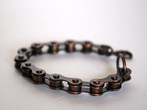 Bike Chain to Bracelet #Upcycle @savedbyloves #Recycle #jewelryDIY