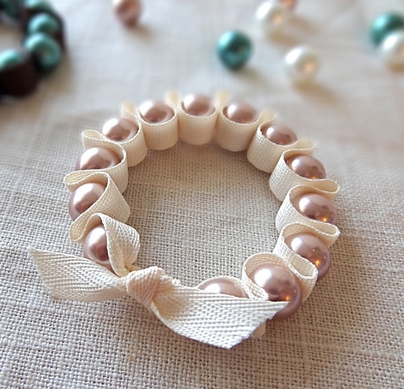 Make #DIY Ribbon & Pearl #bracelets with Twinkle and Twine, featured @savedbyloves
