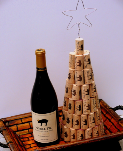 Wine Bottle Cork #Christmas Decor from Drink Nectar, featured @savedbyloves
