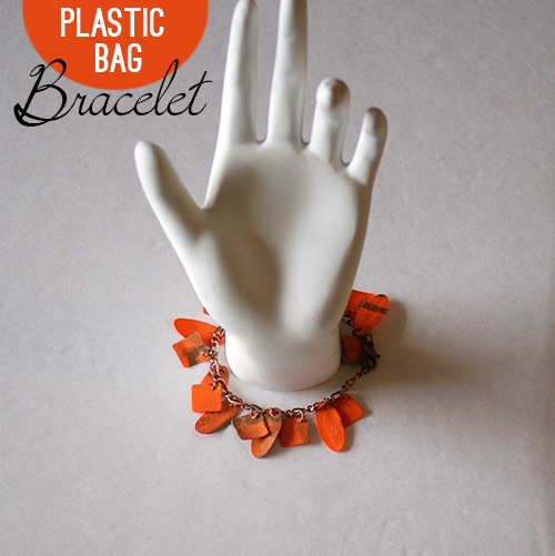 Make an #upcycled plastic bag bracelet @savedbyloves #recycledcrafts