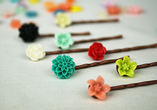 adorable, easy DIY flower hairpins @savedbyloves