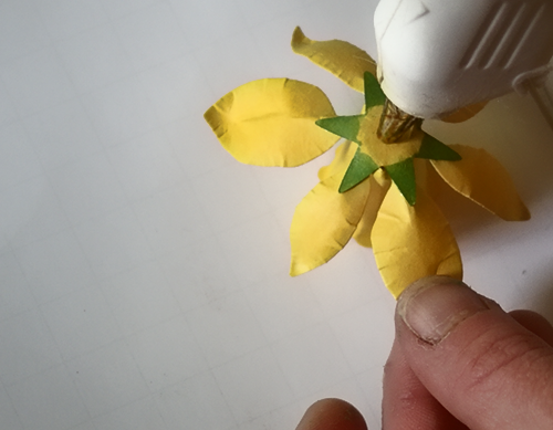 PaperDaffodilBouquet3