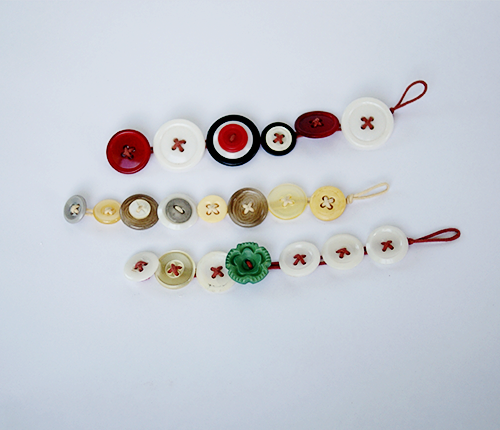 Make Easy Button Bracelets #jewelrymaking @savedbyloves4