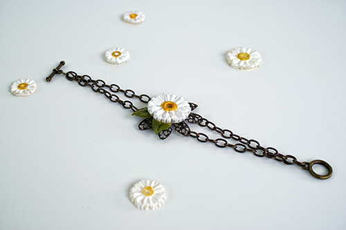 #ModMelts #diy daisy bracelet from @savedbyloves #jewelrymaking