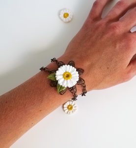 How to make a metal filigree bracelet
