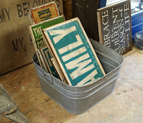 How to make distressed wood signs