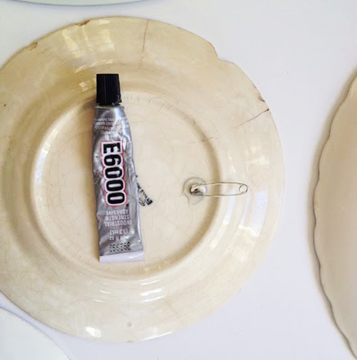 How to Hang A Plate