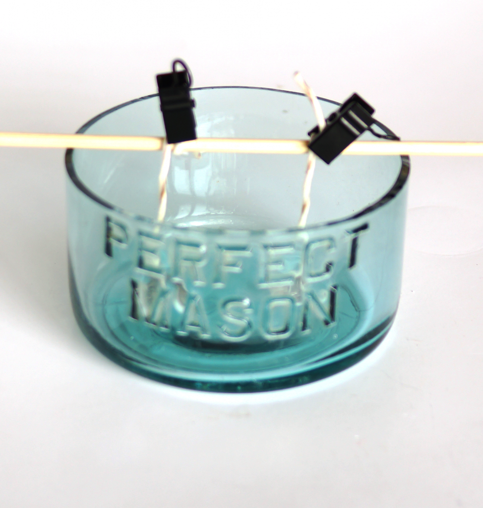 How to Make a Mason Jar Candle Upcycle