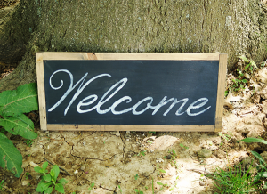 DIY Reclaimed Wood Sign tutorial @savedbyloves