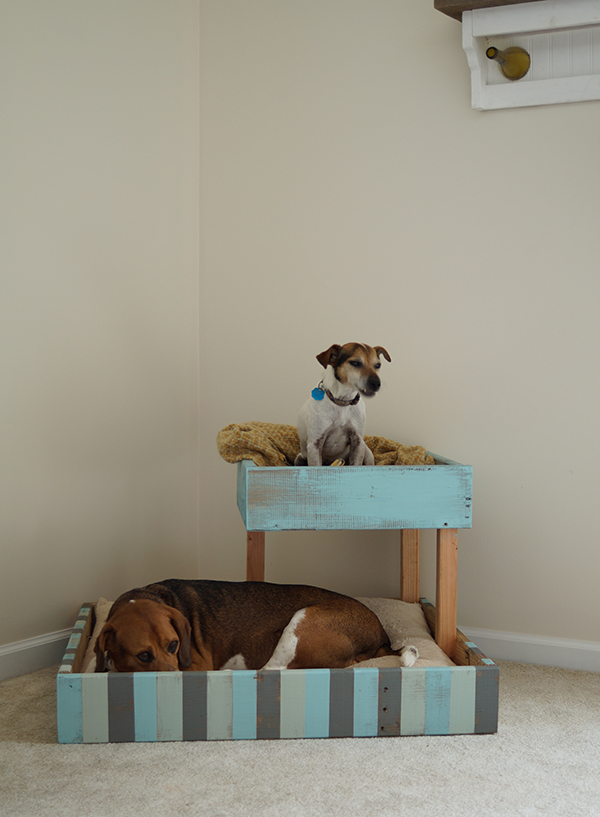 Shipping Pallet Dog Bed 19