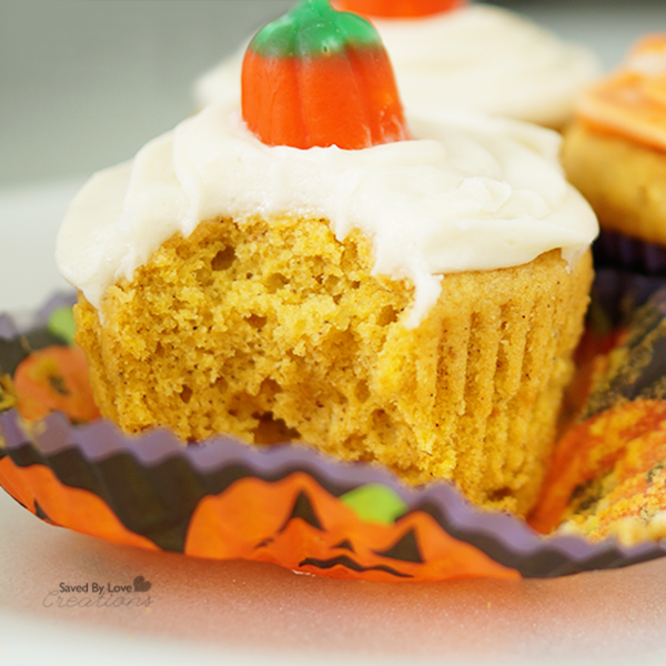 The Best Pumpkin Cupcake Recipe @savedbyloves