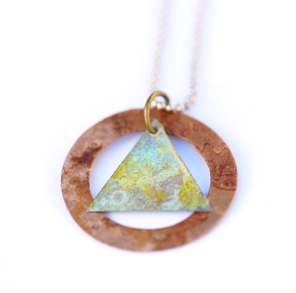 aa-necklace-circle-triangle